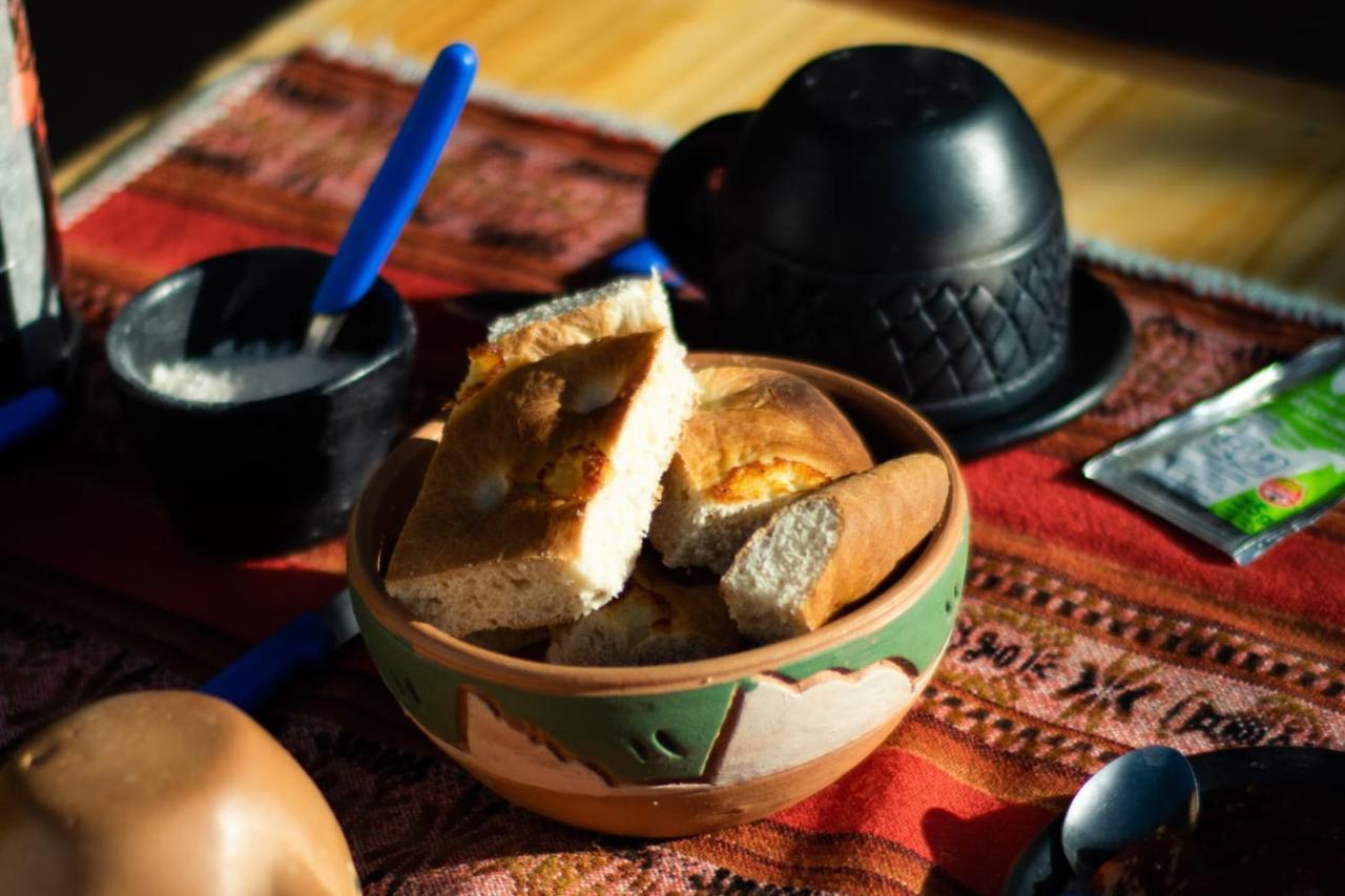Acusi Hostel Camping Humahuaca Eksteriør billede